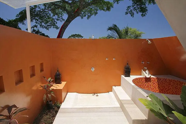 Eco-Friendly Tropical Home photo 14