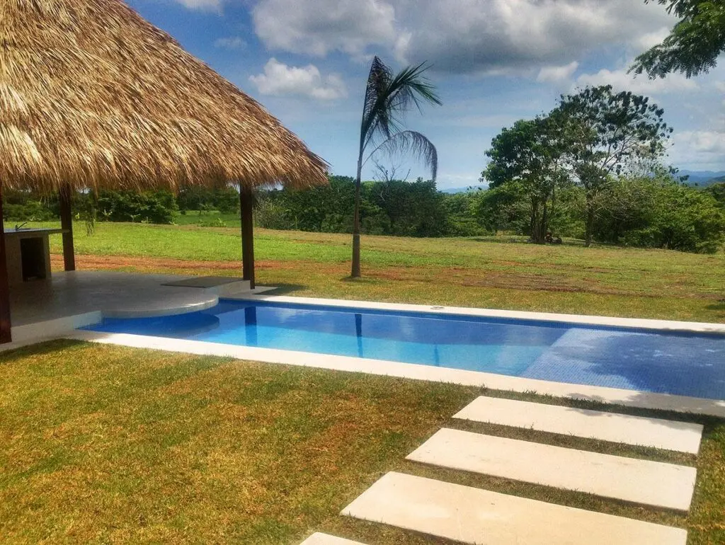 Eco-Friendly Tropical Home photo 3