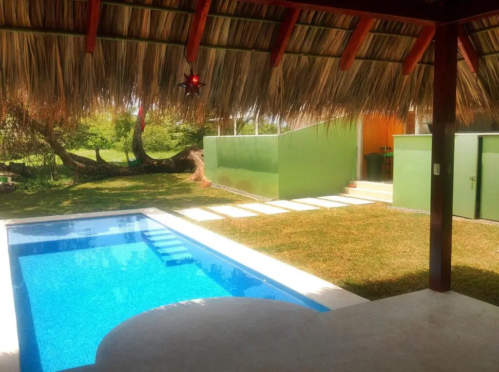 Eco-Friendly Tropical Home photo 4