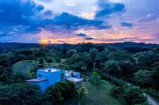 Casa La Lomita: Montezuma's Mediterranean Retreat photo 2