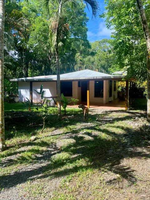 Cozy 2-BR Beach Home in Cabuya in Cabuya, Costa Rica