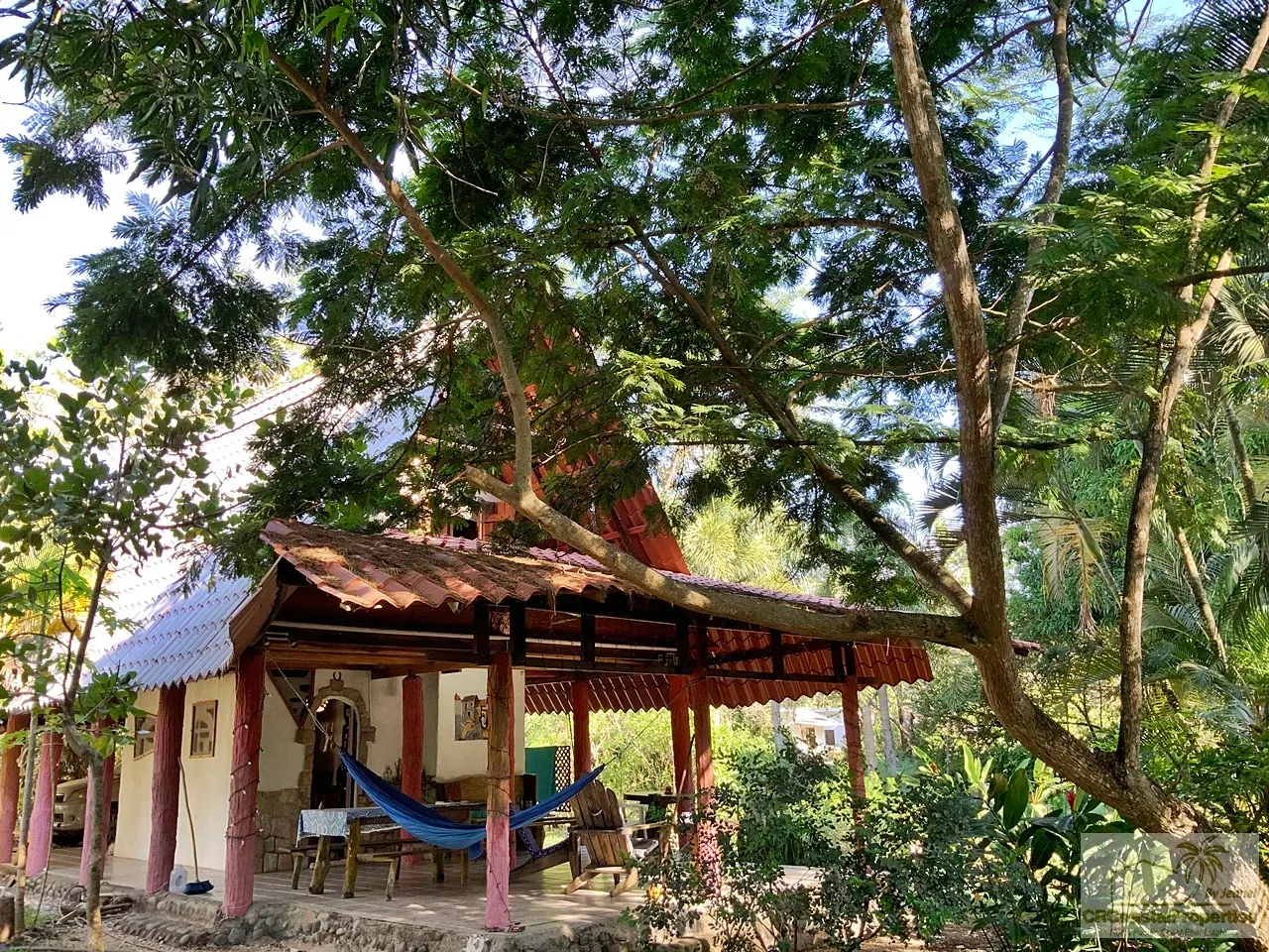 A-Frame Home on 2,466 m2, Three Blocks from the Beach in Cabuya photo 1