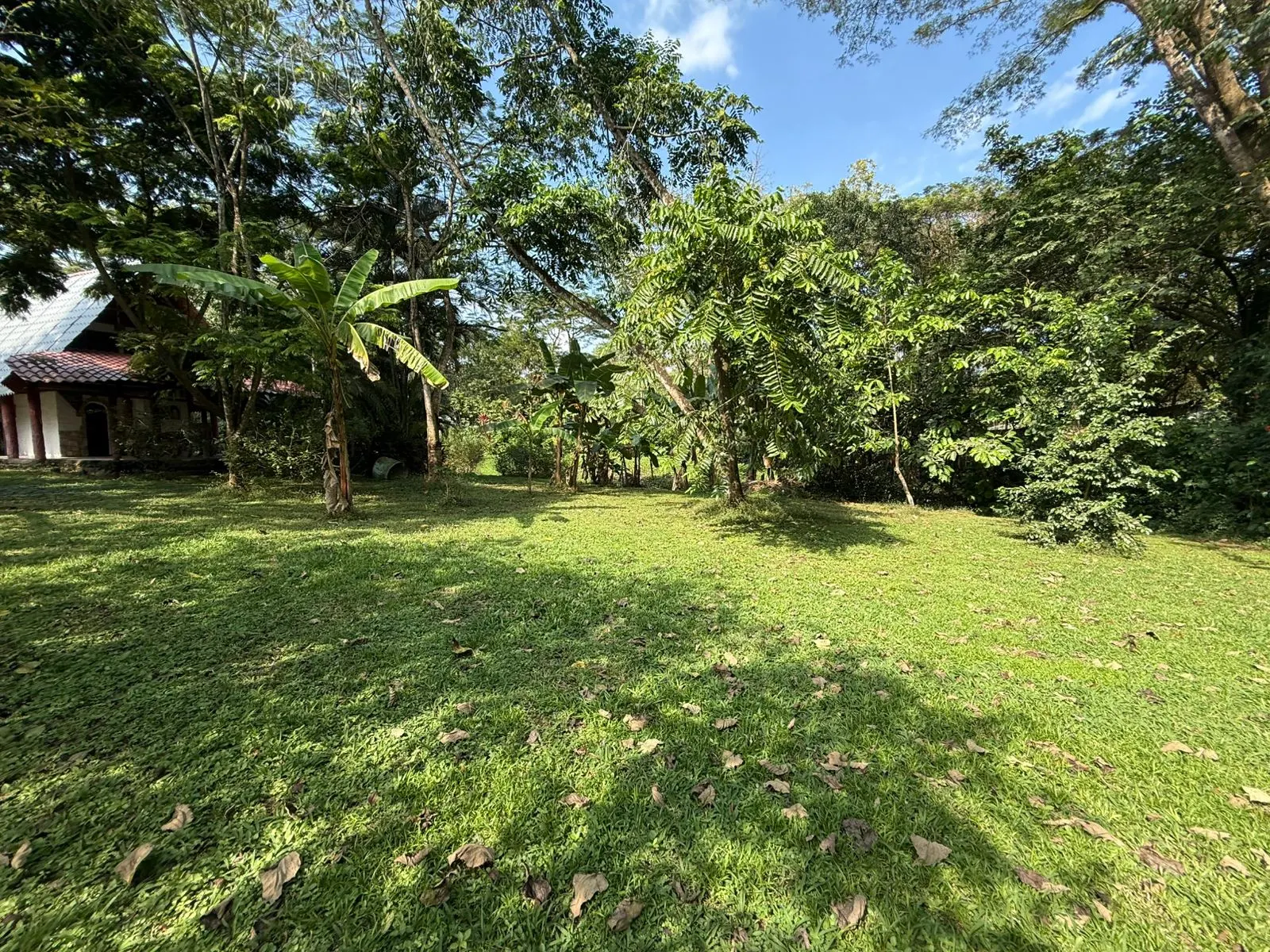 A-Frame Home on 2,466 m2, Three Blocks from the Beach in Cabuya photo 12