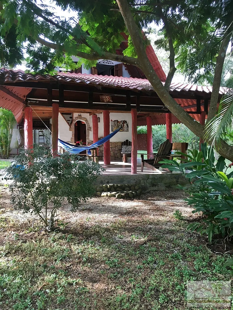 A-Frame Home on 2,466 m2, Three Blocks from the Beach in Cabuya photo 2