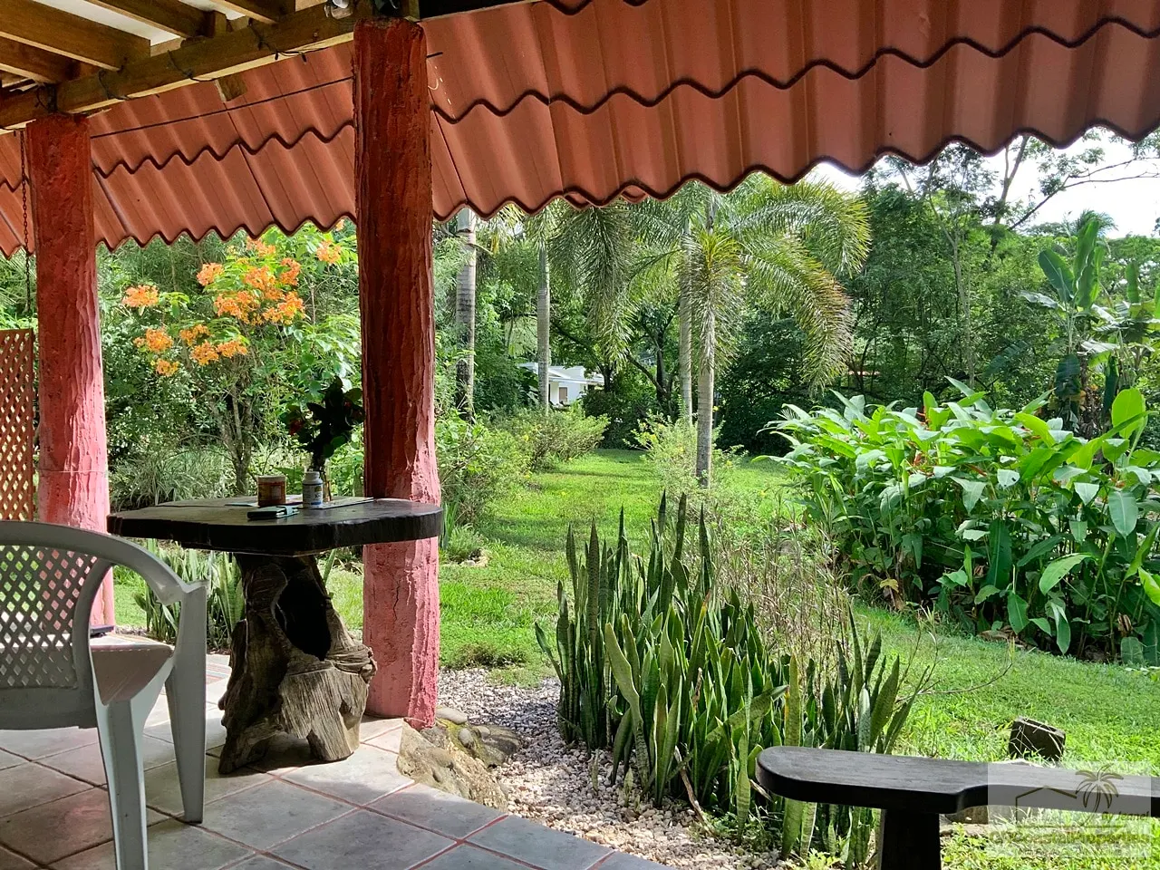 A-Frame Home on 2,466 m2, Three Blocks from the Beach in Cabuya photo 5
