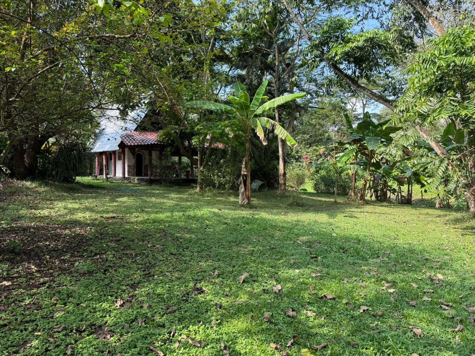 A-Frame Home on 2,466 m2, Three Blocks from the Beach in Cabuya photo 6