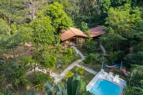 Five-Cabin Turnkey Retreat 200 m from the Los Cedros Surf Break in Montezuma, Costa Rica