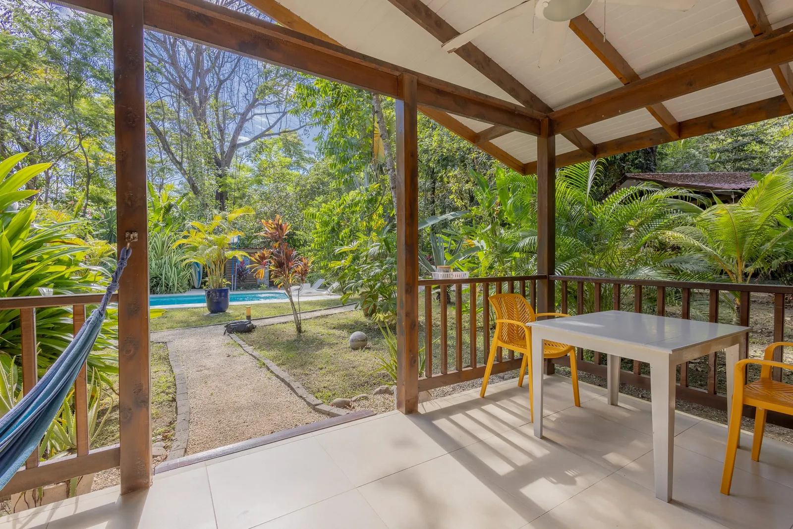 Five-Cabin Turnkey Retreat 200 m from the Los Cedros Surf Break photo 10
