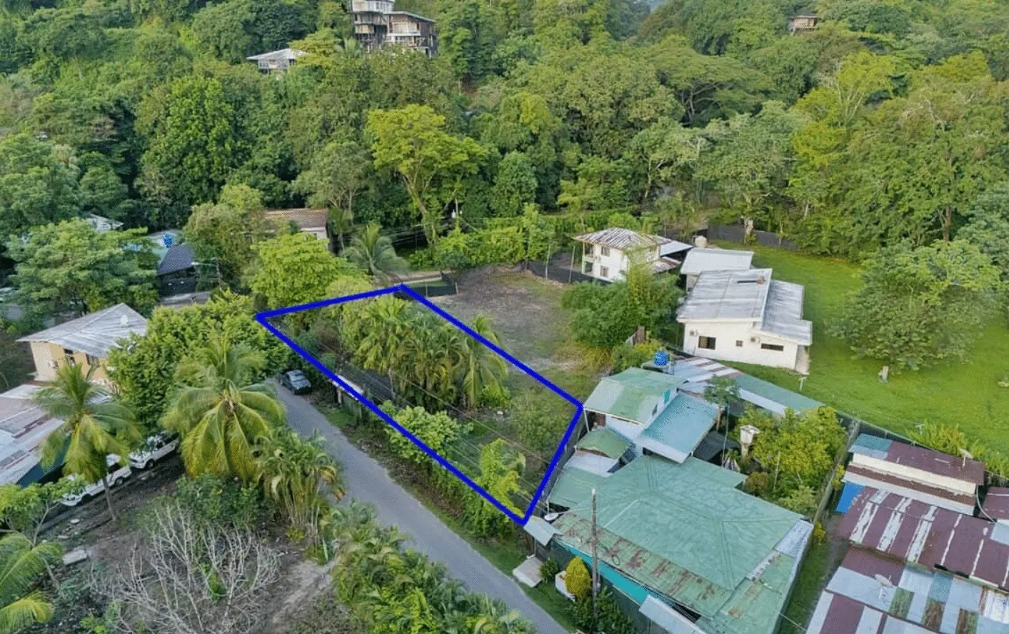 Prime 922 m2 Commercial Lot in the Heart of Mal Pais photo 2