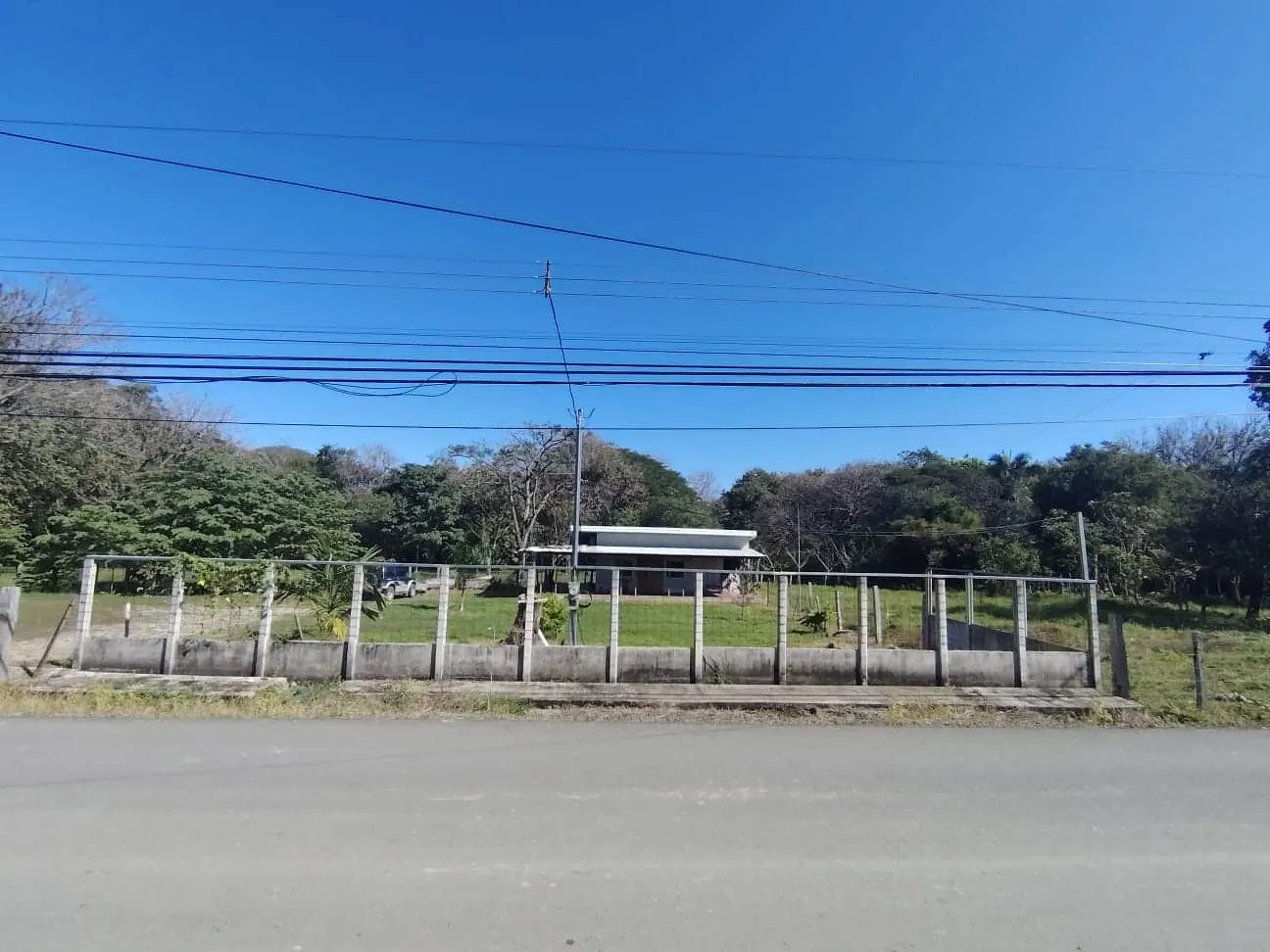 New Main-Road Home Two Minutes from Playa Cabuya photo 6