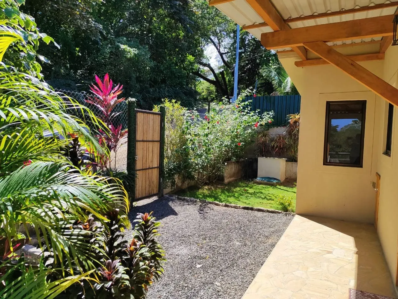 Turnkey 2025-Built Modern Home in Cabuya photo 3
