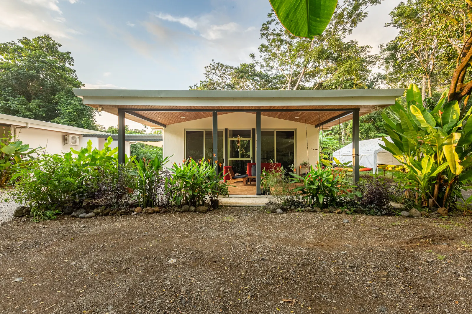 Two-Home Family Estate 300 m from the Beach in Mal Pais photo 12