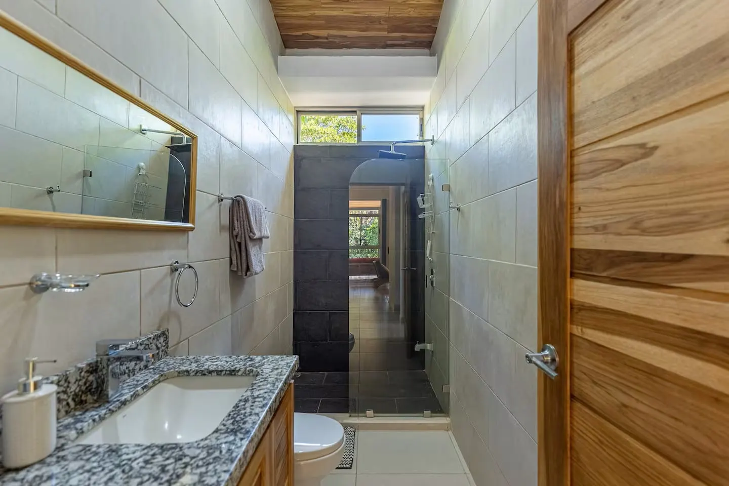 Two-Home Family Estate 300 m from the Beach in Mal Pais photo 8